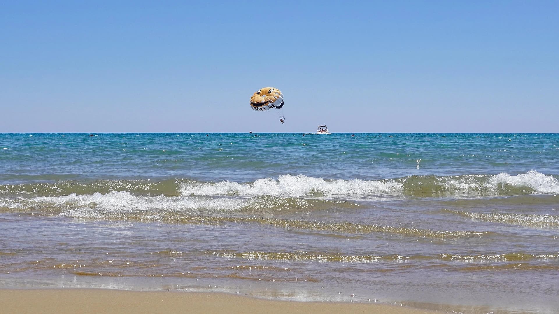 Single Parasailing Adventure in Hurghada