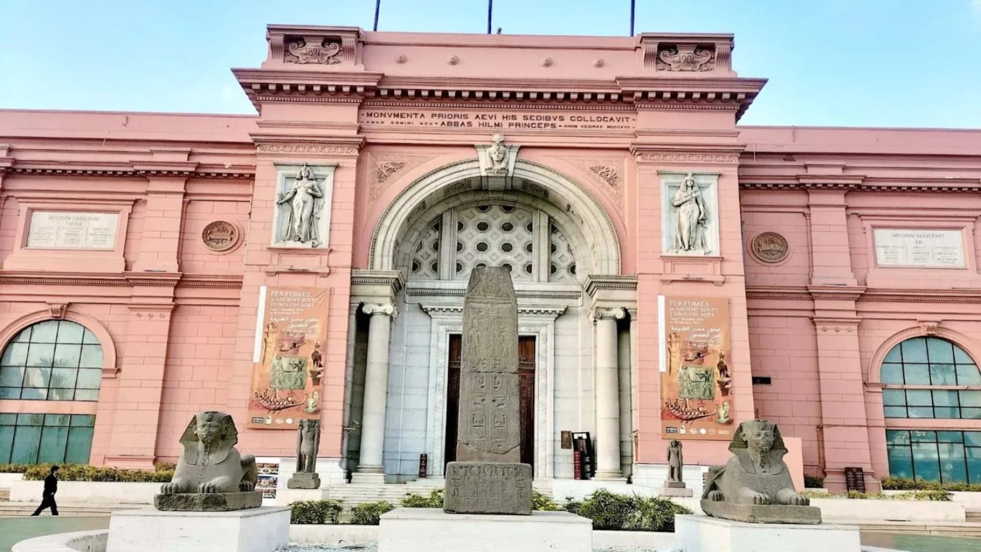 From Hurghada VIP Minivan & Egyptian Old Museum Experience