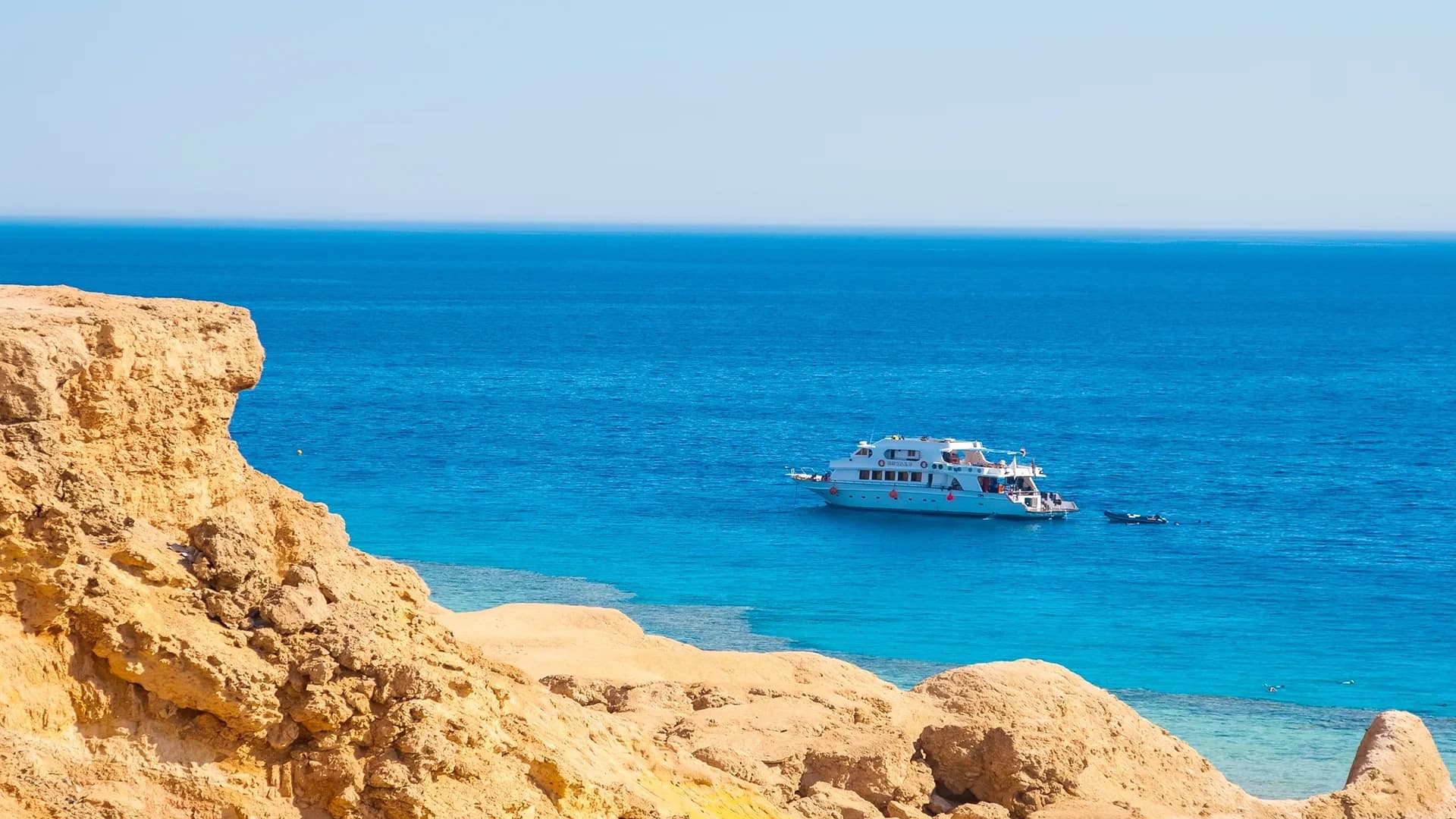 Pure Turquoise: White Island & Ras Mohammed — Sharm El Sheikh