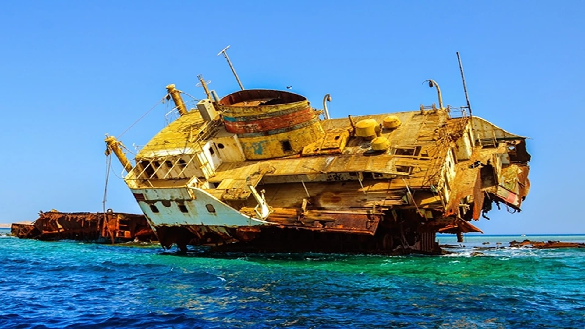 Blue Horizon: Tiran Island Luxury Cruise – Sharm El Sheikh